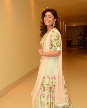 Poonam Bajwa - Photos: Inauguration Of Sutraa Lifestyle & Fashion Dussehra and Diwali Exhibition | Picture 1606057