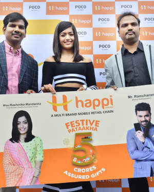 Photos: Happi Mobiles Launches its 40th Flagship Store at Banjara Hills | Picture 1606816