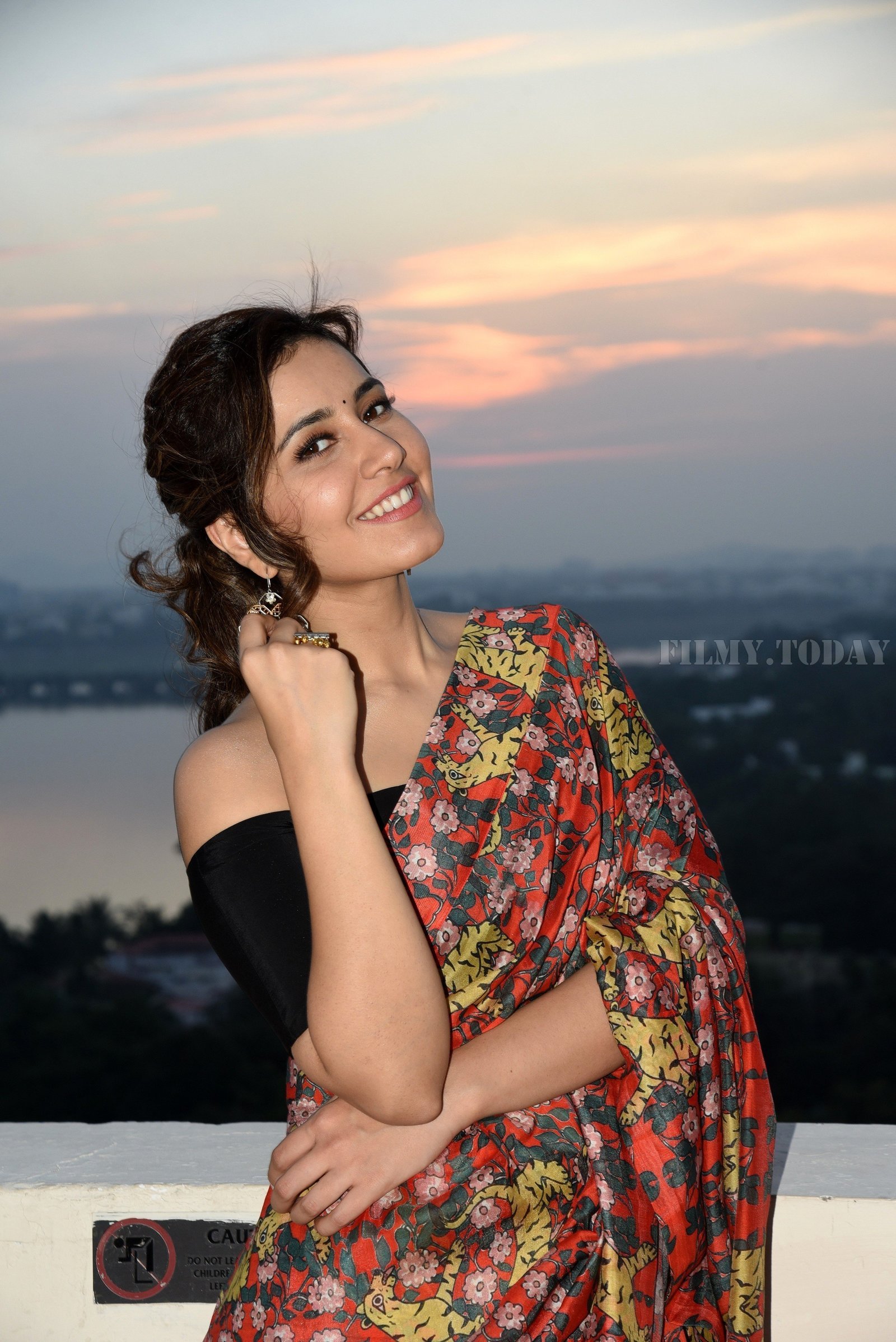 Actress Raashi Khanna Latest Photoshoot | Picture 1609381