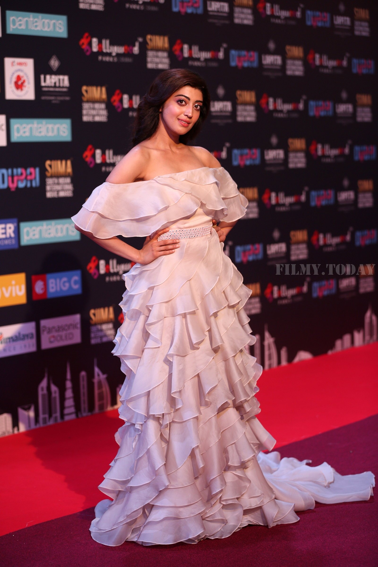 Pranitha Subhash - Photos: SIIMA Awards 2018 Red Carpet - Day 2 | Picture 1597596