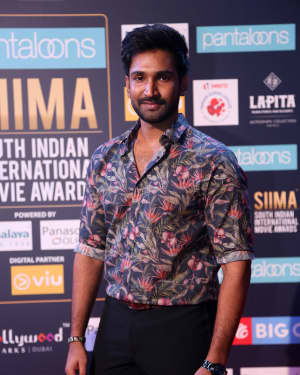 Aadhi Pinisetty - Photos: SIIMA Awards 2018 Red Carpet - Day 2 | Picture 1597390