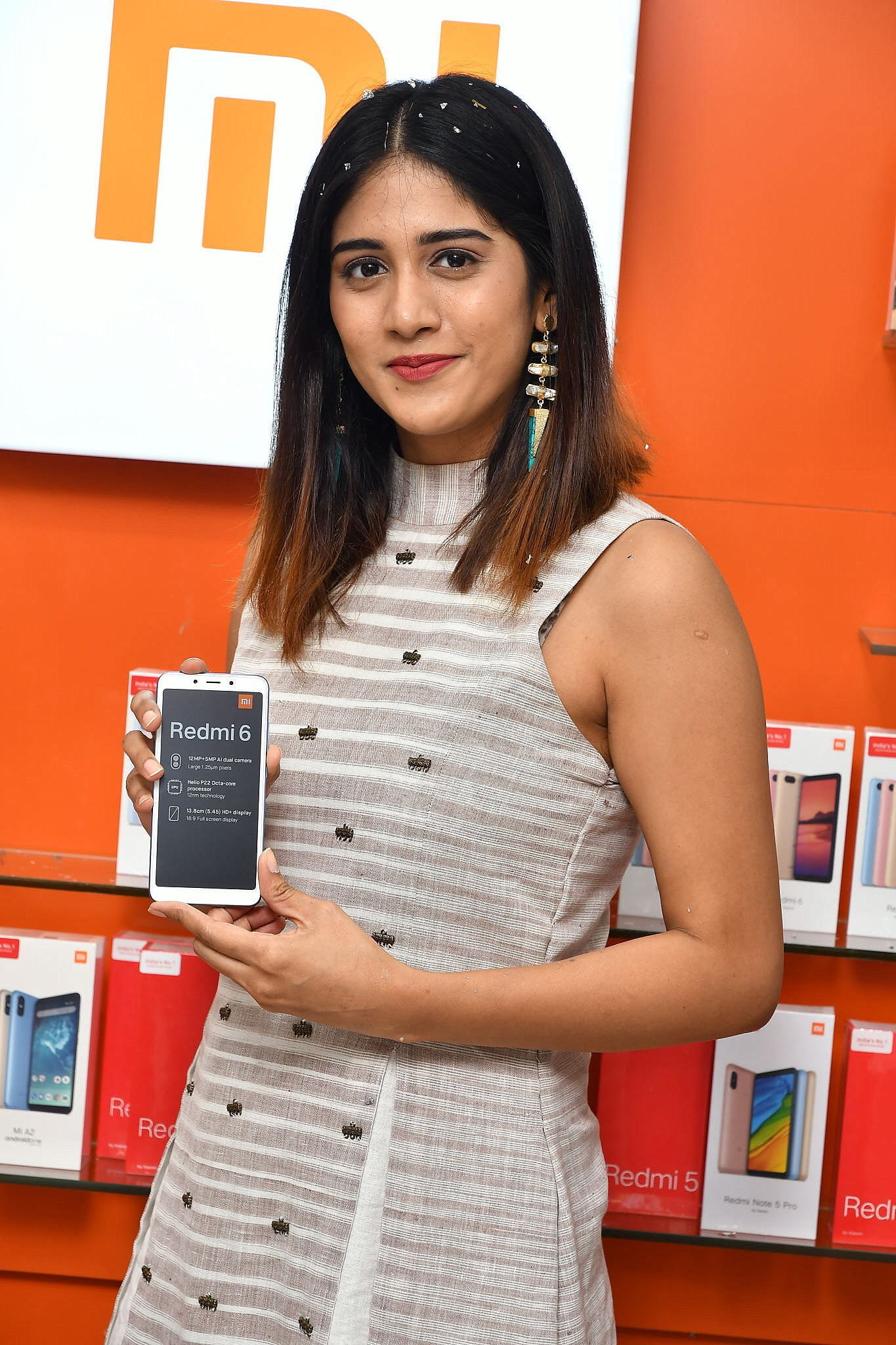 Chandini Chowdary - Photos: RedMi 6 Mobile Offline Launch at Cellbay Showroom | Picture 1600836