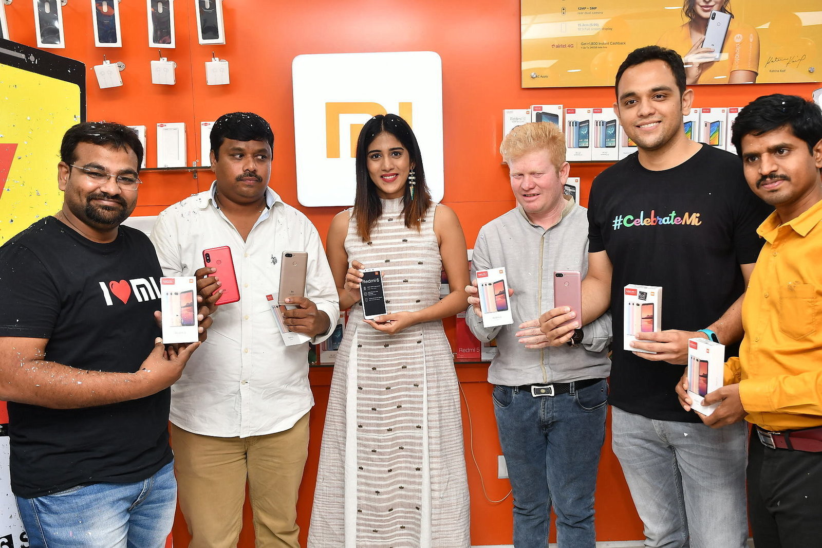Photos: RedMi 6 Mobile Offline Launch at Cellbay Showroom | Picture 1600846