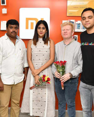 Photos: RedMi 6 Mobile Offline Launch at Cellbay Showroom